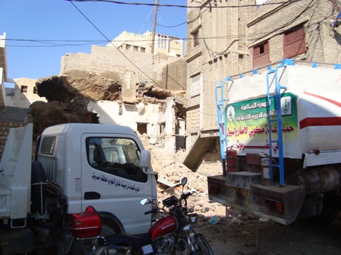 صور الاغاثة توزيع المياه (5)