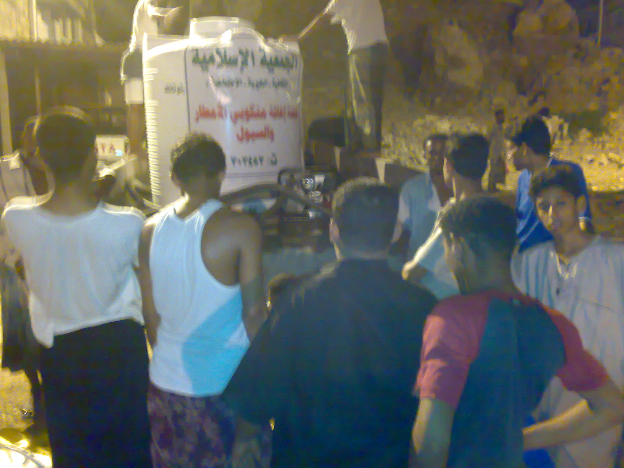 صور الاغاثة توزيع المياه